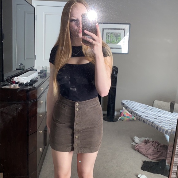 aritzia skirt - Picture 3 of 3